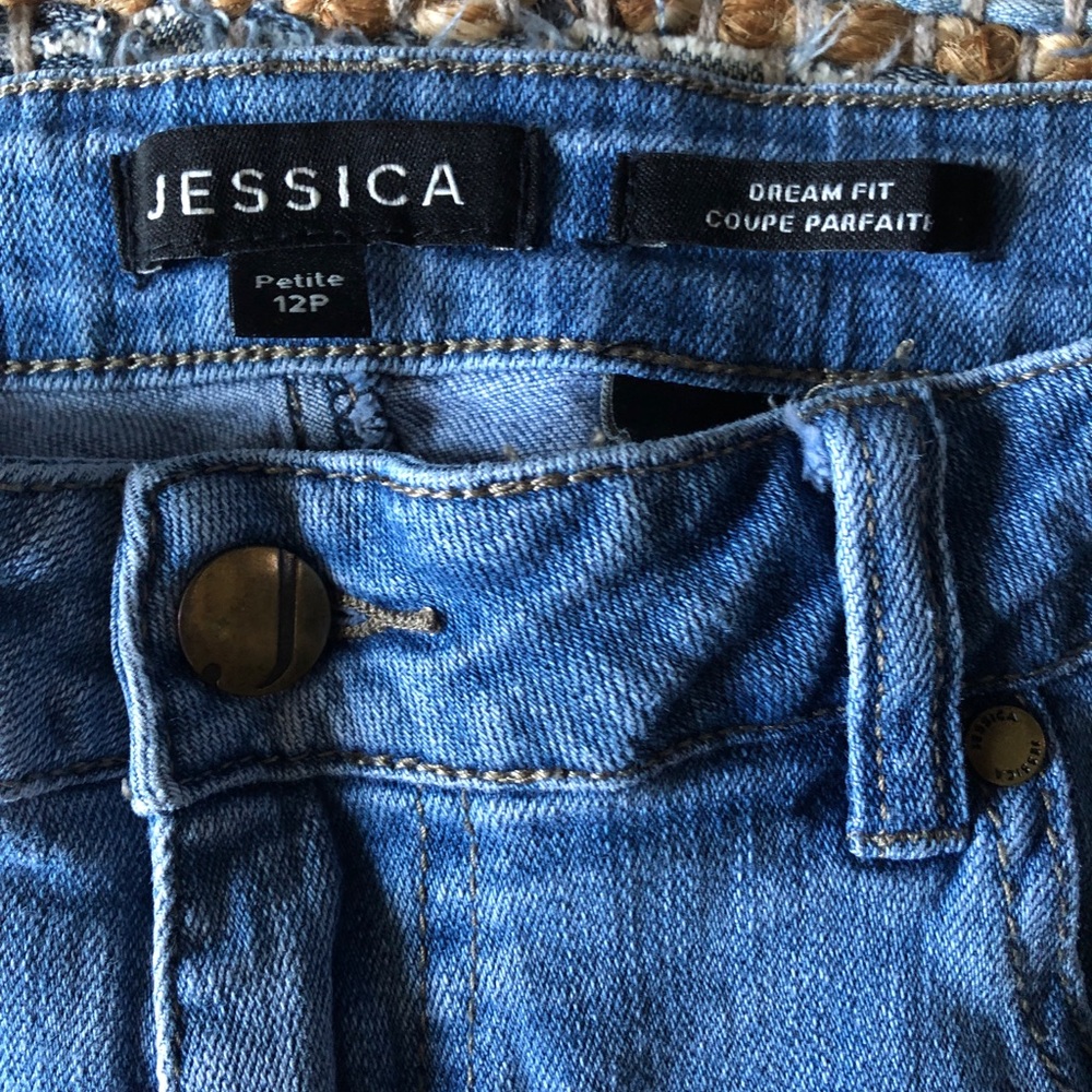 Jessica Women's Blue Dream Fit Jeans - Petite 12P
EUC